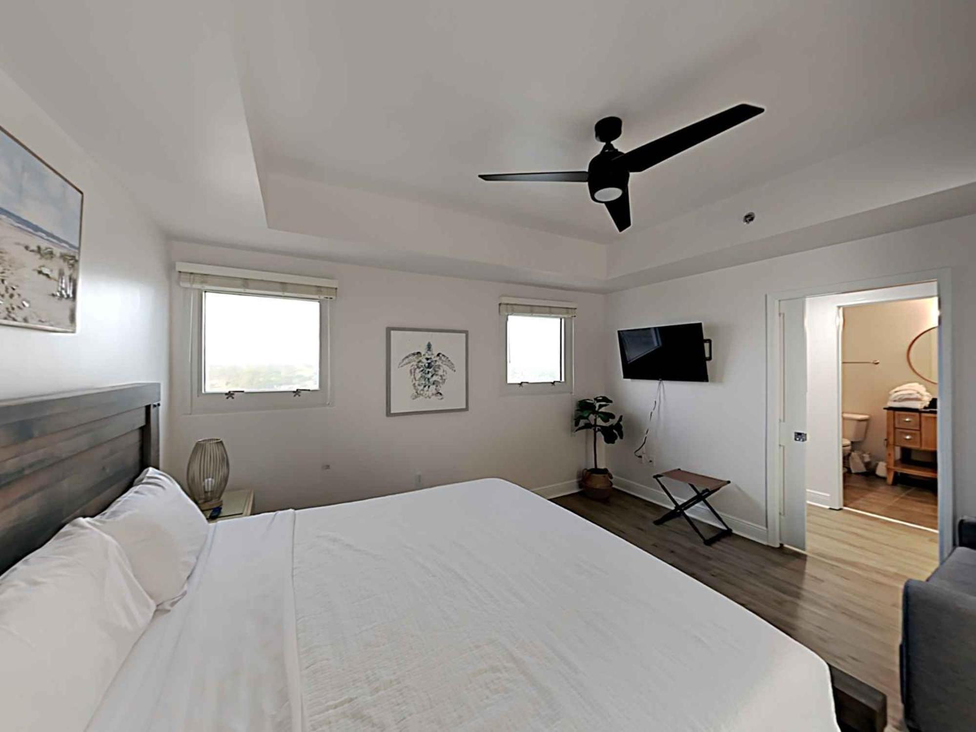 Sterling Breeze #907 C Apartment