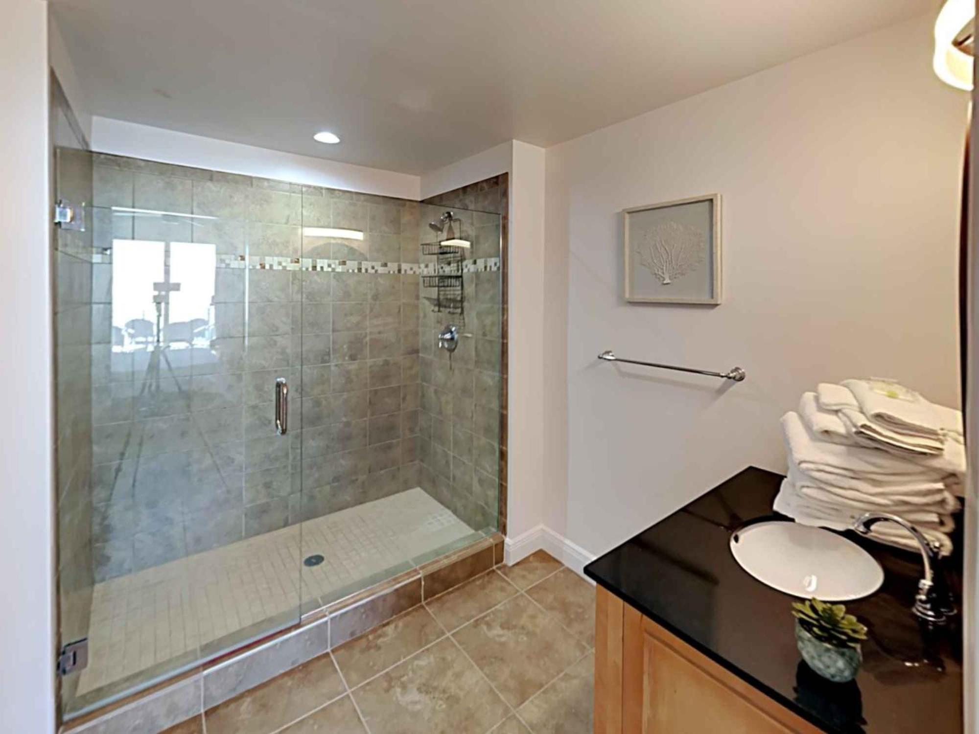Sterling Breeze #907 C Apartment *